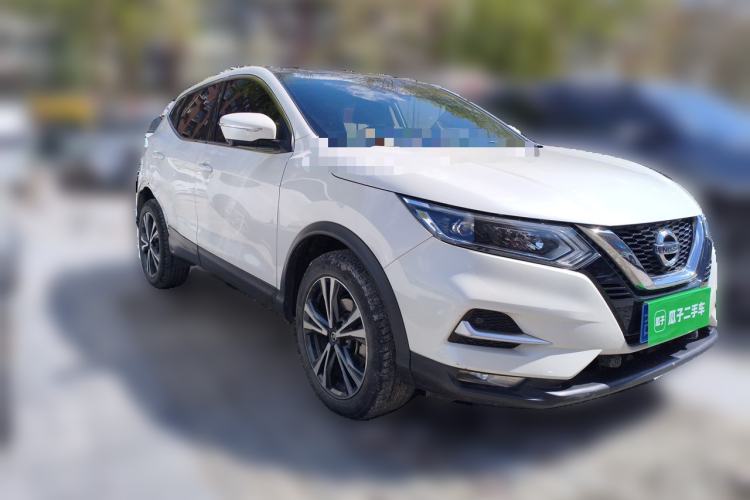 Used Nissan Qashqai 2021 2.0L CVT Luxury Edition Front Right 45 Deg