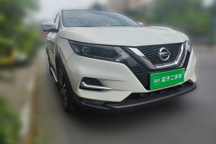 Used Nissan Qashqai 2021 2.0L CVT Luxury Edition Front Right 45 Deg