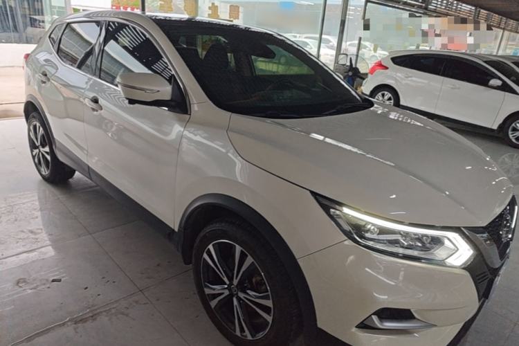 Used Nissan Qashqai 2021 2.0L CVT Luxury Edition Front Right 45 Deg