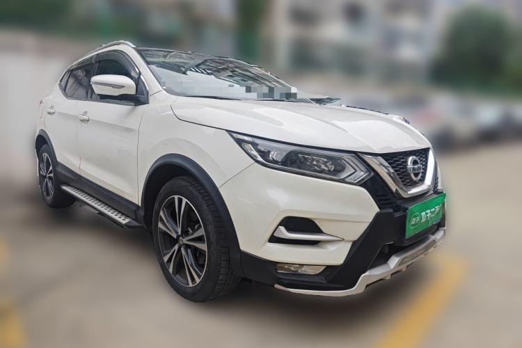 Used Nissan Qashqai 2021 2.0L CVT Luxury Edition Front Right 45 Deg