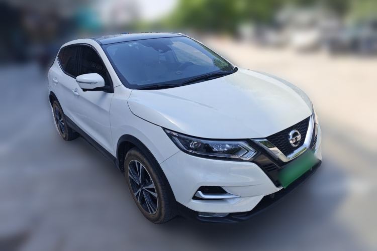 Used Nissan Qashqai 2021 2.0L CVT Luxury Navigation Edition Front Right 45 Deg