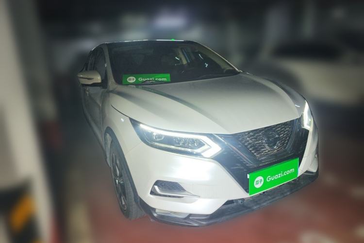 Used Nissan Qashqai 2021 2.0L CVT Luxury Edition Front Right 45 Deg