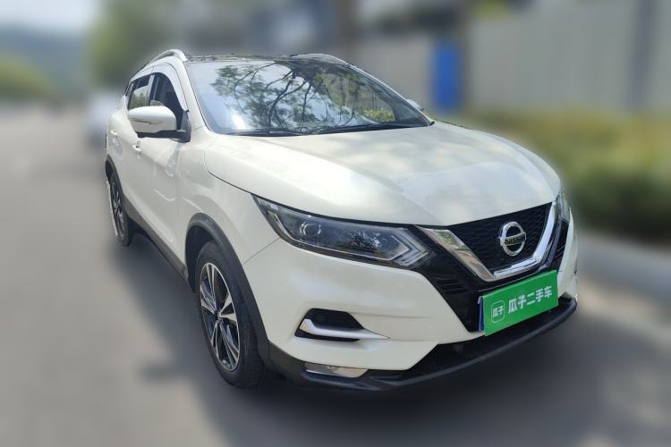 Used Nissan Qashqai 2021 2.0L CVT Luxury Edition Front Right 45 Deg