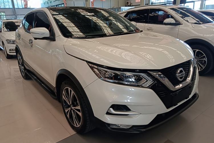 Used Nissan Qashqai 2021 2.0L CVT Luxury Edition Front Right 45 Deg