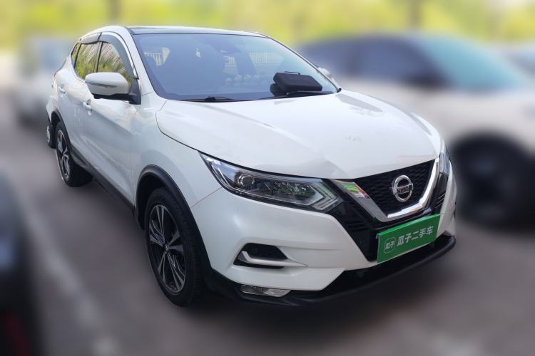 Used Nissan Qashqai 2021 2.0L CVT Luxury Edition Front Right 45 Deg