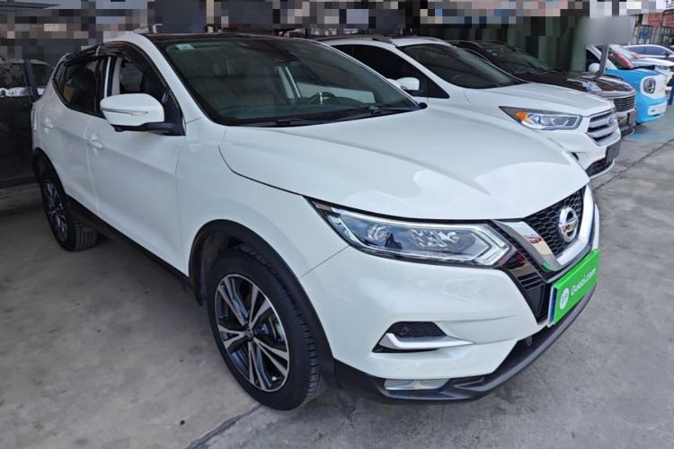 Used Nissan Qashqai 2021 2.0L CVT Luxury Edition Front Right 45 Deg
