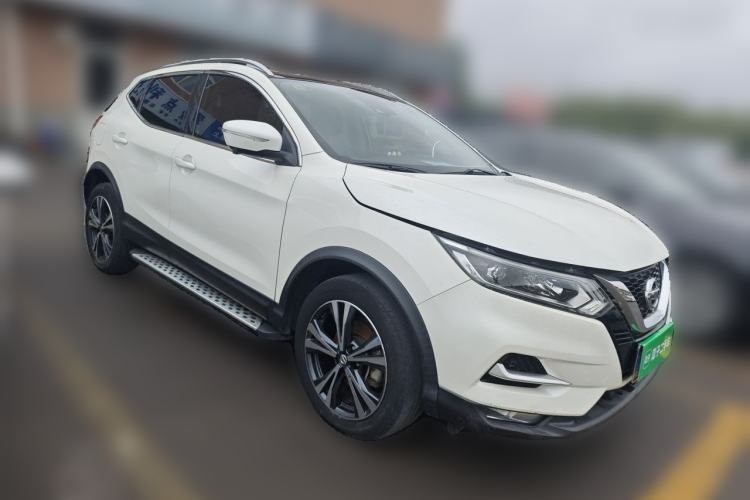 Used Nissan Qashqai 2021 2.0L CVT Luxury Edition Front Right 45 Deg