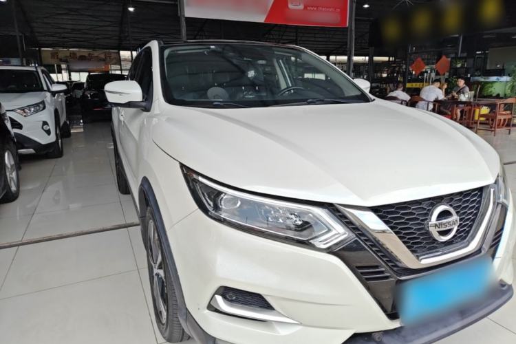 Used Nissan Qashqai 2021 2.0L CVT Luxury Edition Front Right 45 Deg