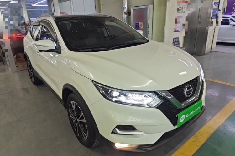 Used Nissan Qashqai 2021 2.0L CVT Luxury Edition Front Right 45 Deg