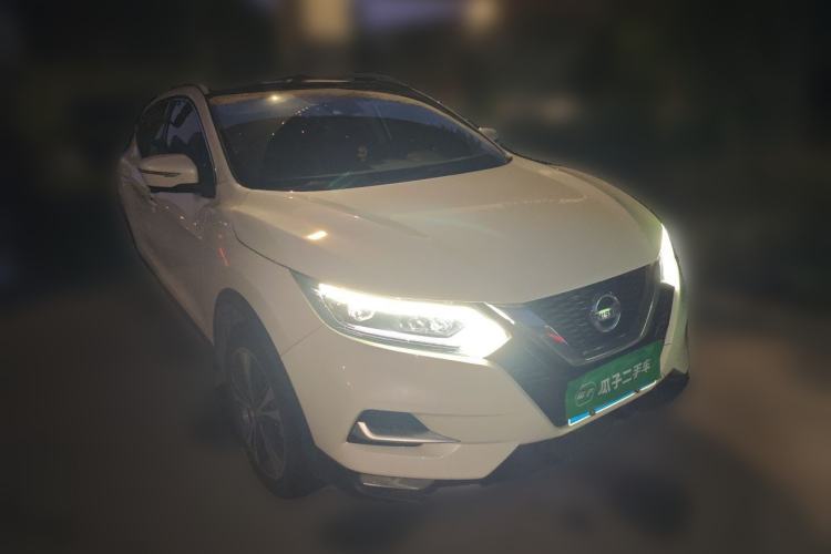 Used Nissan Qashqai 2021 2.0L CVT Luxury Edition Front Right 45 Deg
