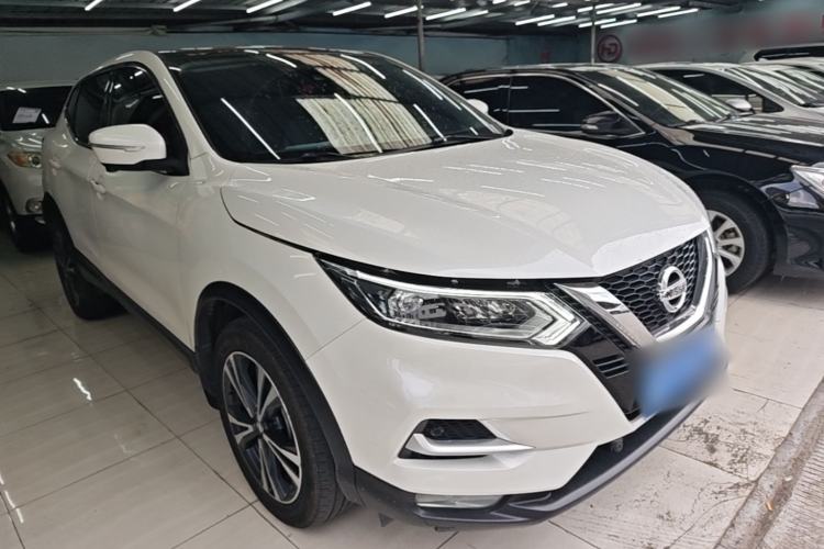Used Nissan Qashqai 2021 2.0L CVT Luxury Edition Front Right 45 Deg