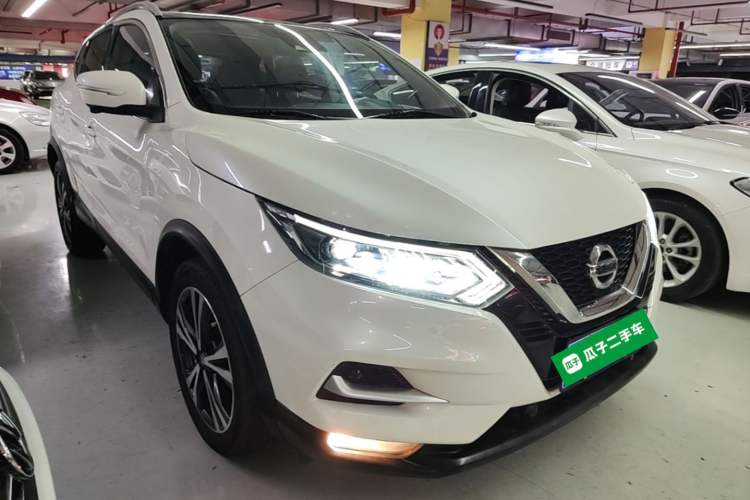 Used Nissan Qashqai 2021 2.0L CVT Luxury Edition Front Right 45 Deg
