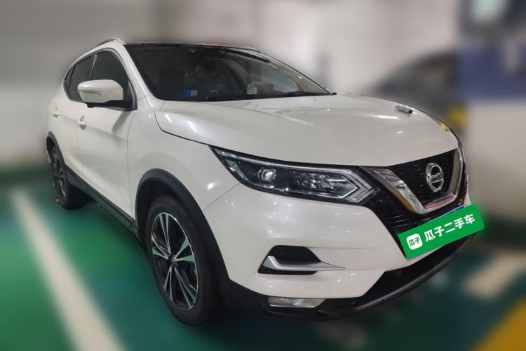 Used Nissan Qashqai 2021 2.0L CVT Luxury Edition Front Right 45 Deg