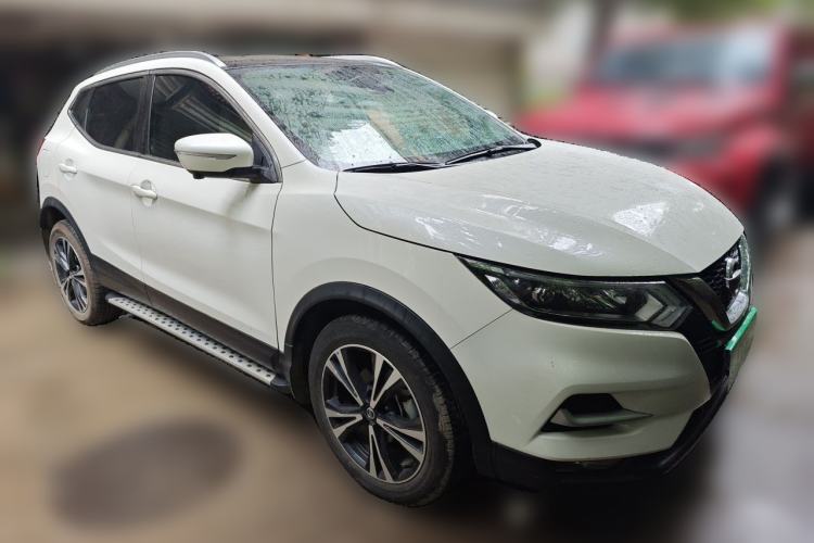 Used Nissan Qashqai 2021 2.0L CVT Luxury Edition Front Right 45 Deg