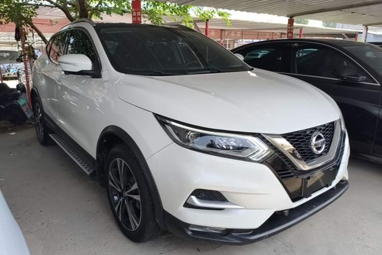 Used Nissan Qashqai 2021 2.0L CVT Luxury Edition Front Right 45 Deg