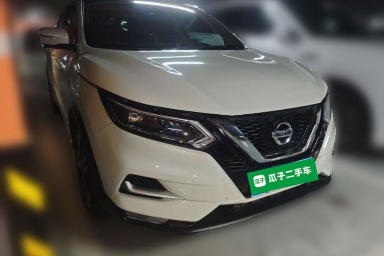 Used Nissan Qashqai 2021 2.0L CVT Luxury Edition Front Right 45 Deg