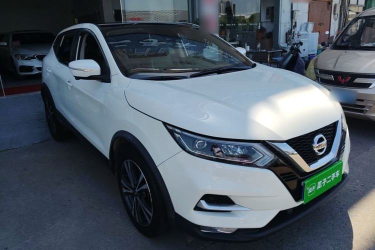 Used Nissan Qashqai 2021 2.0L CVT Luxury Edition Front Right 45 Deg