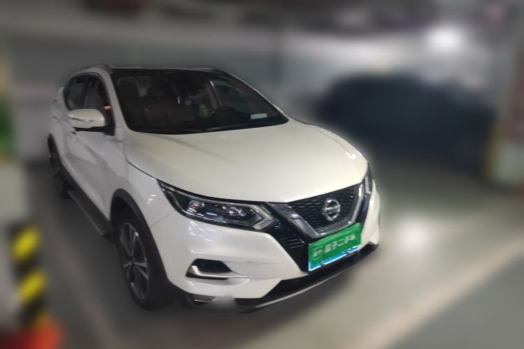 Used Nissan Qashqai 2021 2.0L CVT Luxury Edition Front Right 45 Deg