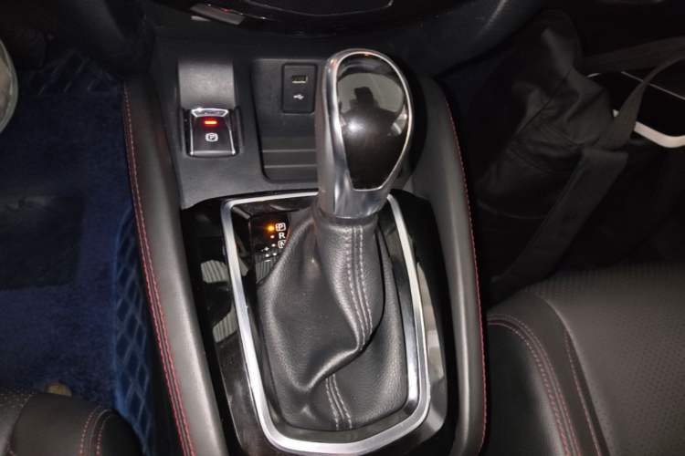 Used Nissan Qashqai 2021 2.0L CVT Luxury Edition Gear Lever