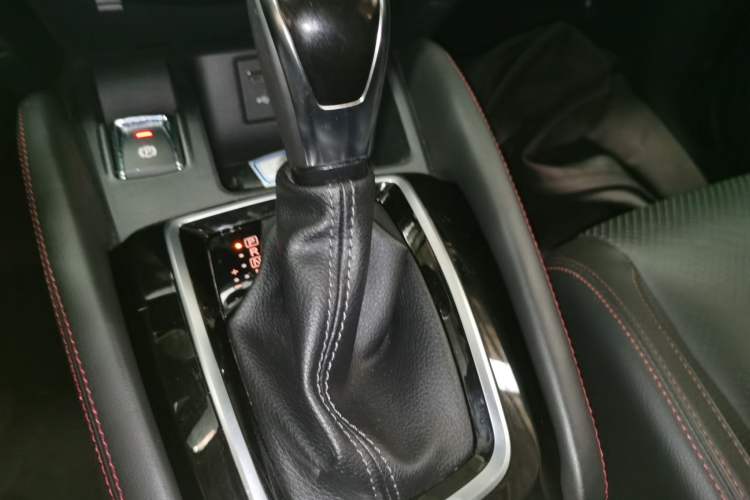 Used Nissan Qashqai 2021 2.0L CVT Luxury Edition Gear Lever