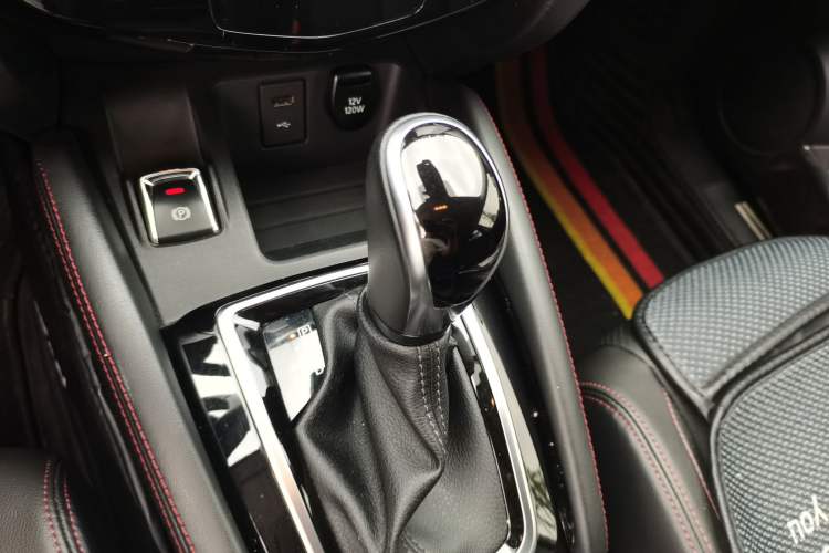 Used Nissan Qashqai 2021 2.0L CVT Luxury Edition Gear Lever