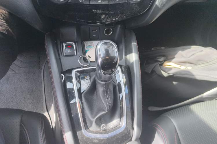 Used Nissan Qashqai 2021 2.0L CVT Luxury Edition Gear Lever