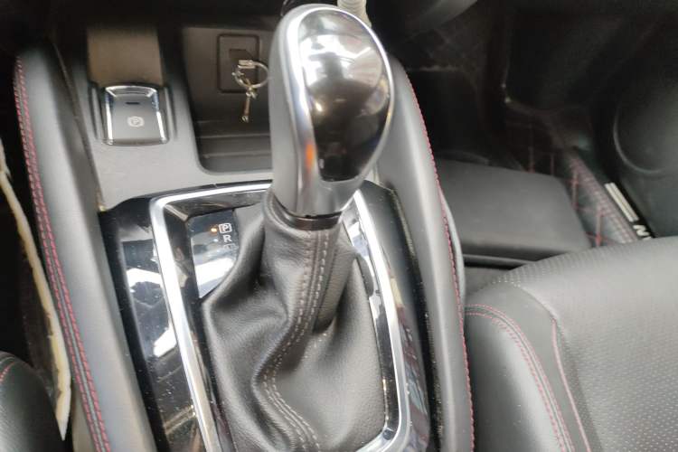 Used Nissan Qashqai 2021 2.0L CVT Luxury Edition Gear Lever