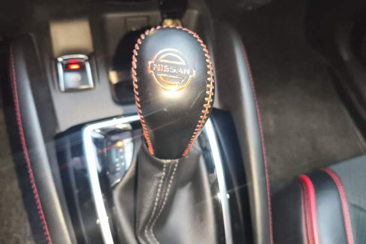 Used Nissan Qashqai 2021 2.0L CVT Luxury Edition Gear Lever