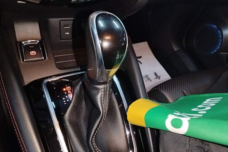 Used Nissan Qashqai 2021 2.0L CVT Luxury Edition Gear Lever