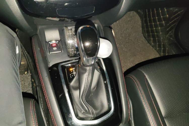 Used Nissan Qashqai 2021 2.0L CVT Luxury Edition Gear Lever