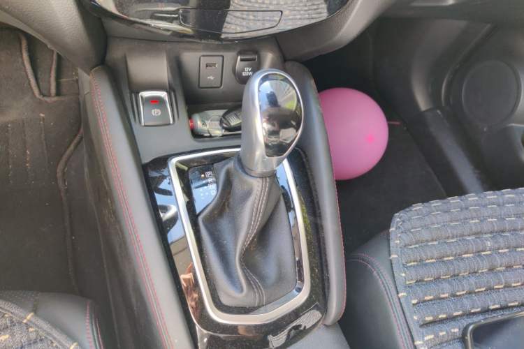 Used Nissan Qashqai 2021 2.0L CVT Luxury Edition Gear Lever
