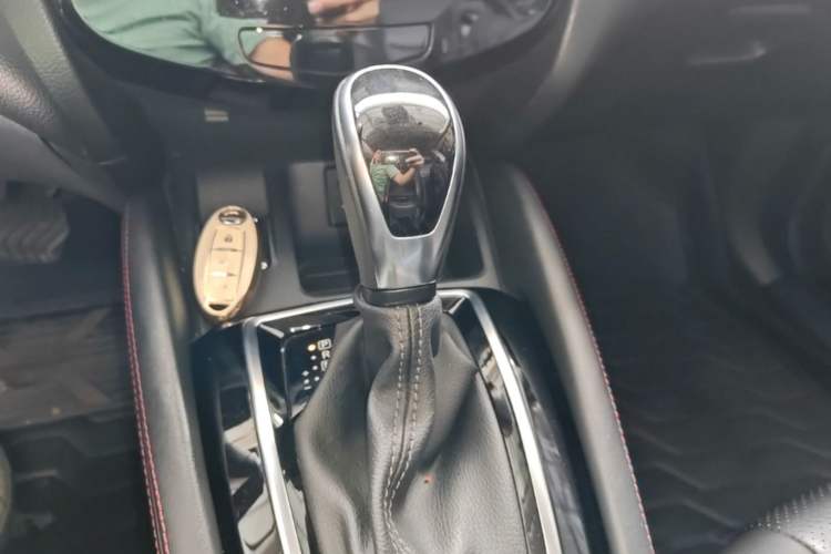 Used Nissan Qashqai 2021 2.0L CVT Luxury Edition Gear Lever