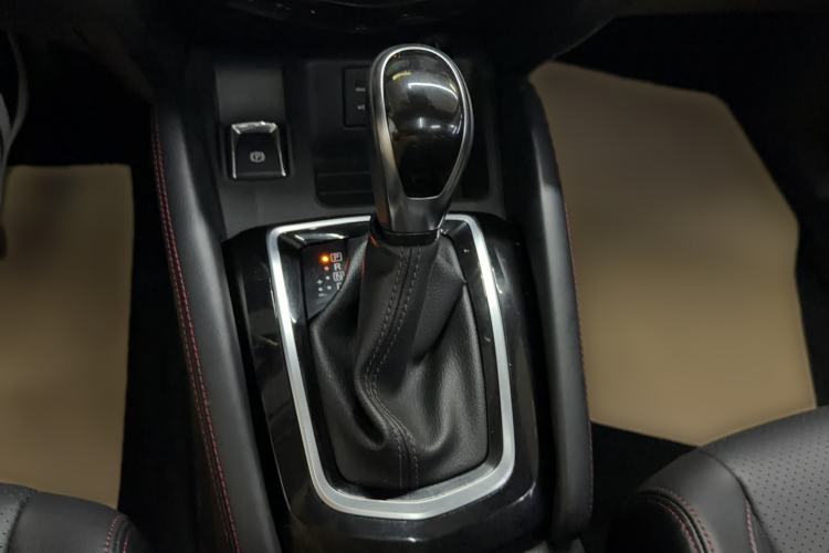 Used Nissan Qashqai 2021 2.0L CVT Luxury Edition Gear Lever