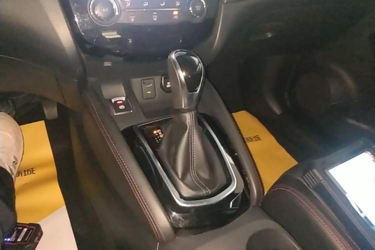 Used Nissan Qashqai 2021 2.0L CVT Luxury Edition Gear Lever