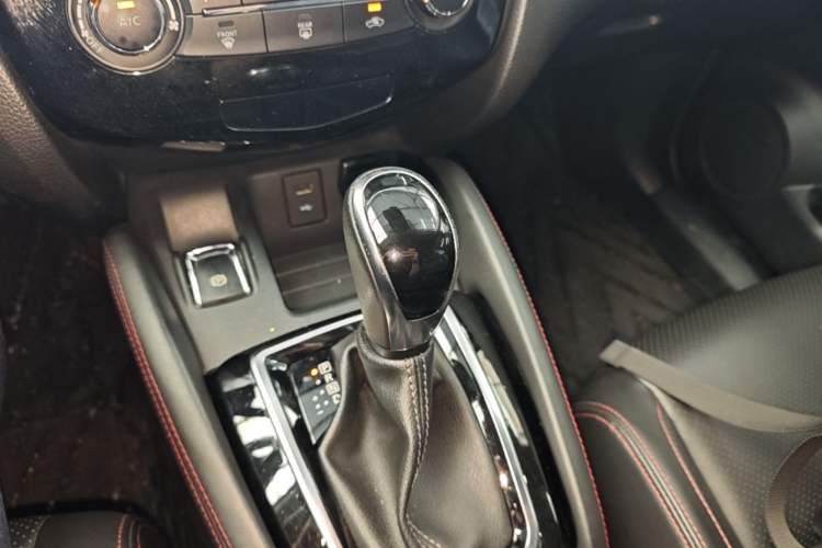 Used Nissan Qashqai 2021 2.0L CVT Luxury Edition Gear Lever