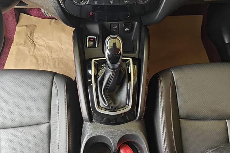 Used Nissan Qashqai 2021 2.0L CVT Luxury Edition Gear Lever