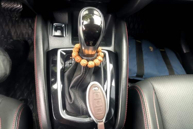 Used Nissan Qashqai 2021 2.0L CVT Luxury Edition Gear Lever
