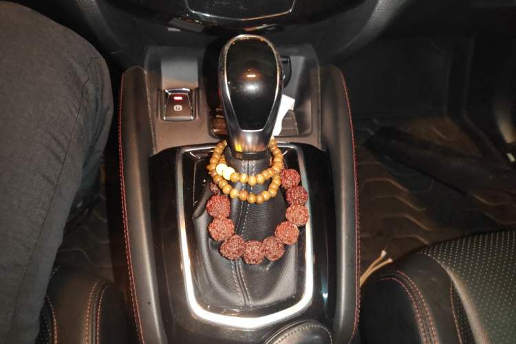 Used Nissan Qashqai 2021 2.0L CVT Luxury Edition Gear Lever