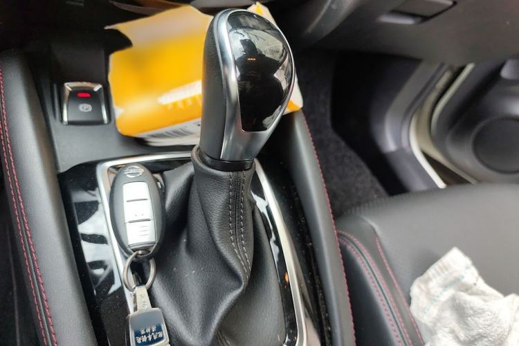 Used Nissan Qashqai 2021 2.0L CVT Luxury Edition Gear Lever