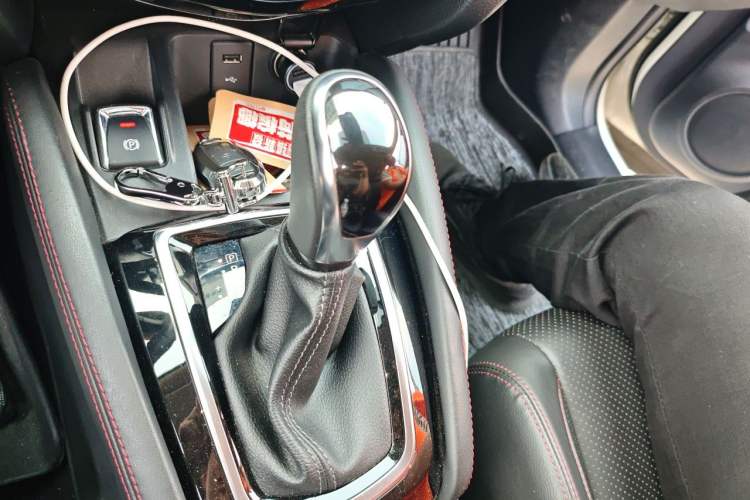Used Nissan Qashqai 2021 2.0L CVT Luxury Edition Gear Lever