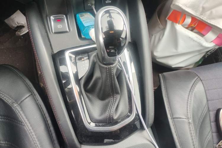 Used Nissan Qashqai 2021 2.0L CVT Luxury Edition Gear Lever