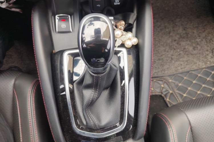 Used Nissan Qashqai 2021 2.0L CVT Luxury Edition Gear Lever