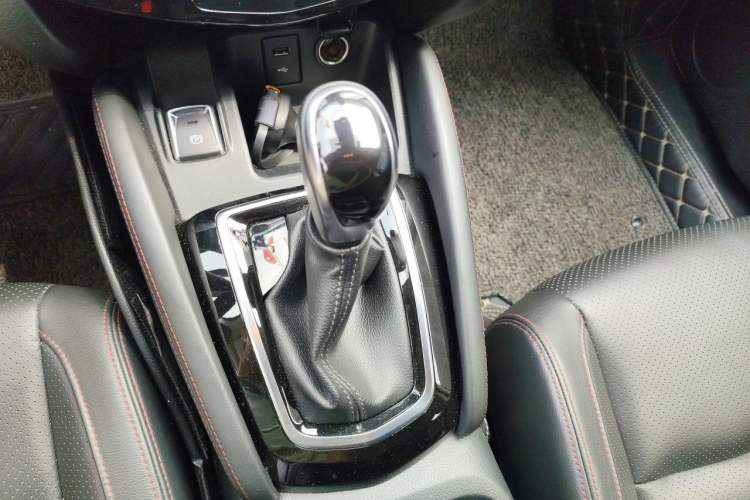 Used Nissan Qashqai 2021 2.0L CVT Luxury Edition Gear Lever