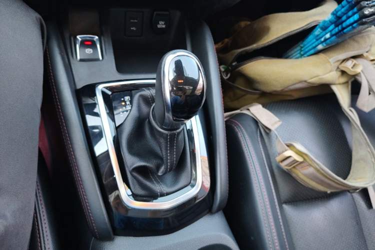 Used Nissan Qashqai 2021 2.0L CVT Luxury Edition Gear Lever
