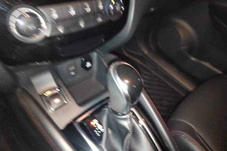 Used Nissan Qashqai 2021 2.0L CVT Luxury Edition Gear Lever