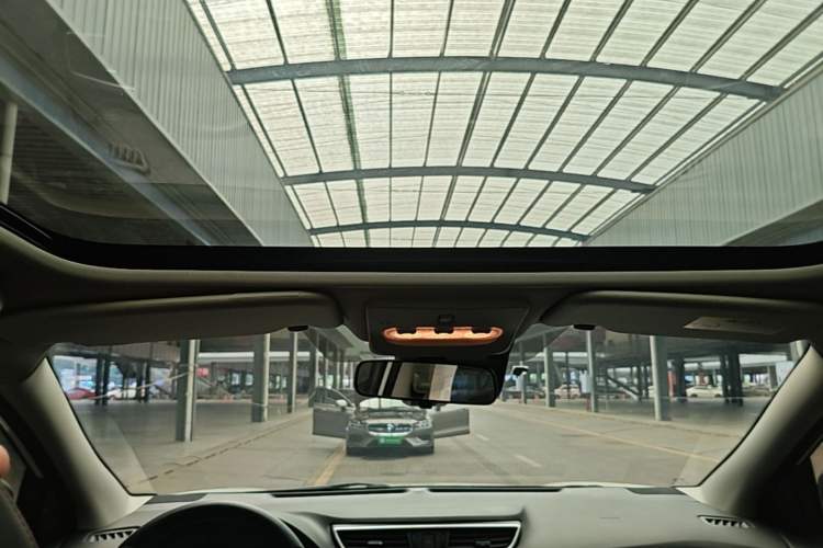 Used Nissan Qashqai 2021 2.0L CVT Luxury Navigation Edition Headliner