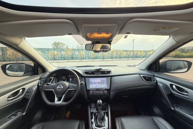 Used Nissan Qashqai 2021 2.0L CVT Luxury Edition Interior 1