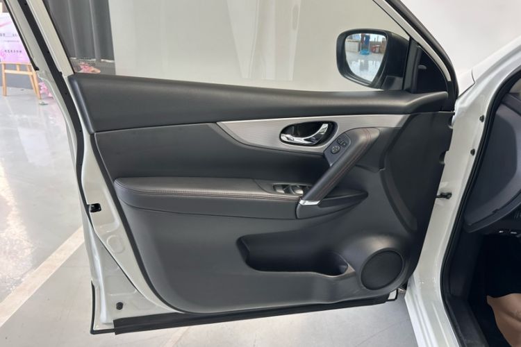 Used Nissan Qashqai 2021 2.0L CVT Luxury Edition Interior 12