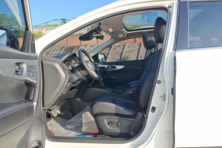 Used Nissan Qashqai 2021 2.0L CVT Luxury Navigation Edition Interior 2