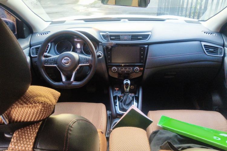 Used Nissan Qashqai 2021 2.0L CVT Luxury Edition Interior 2